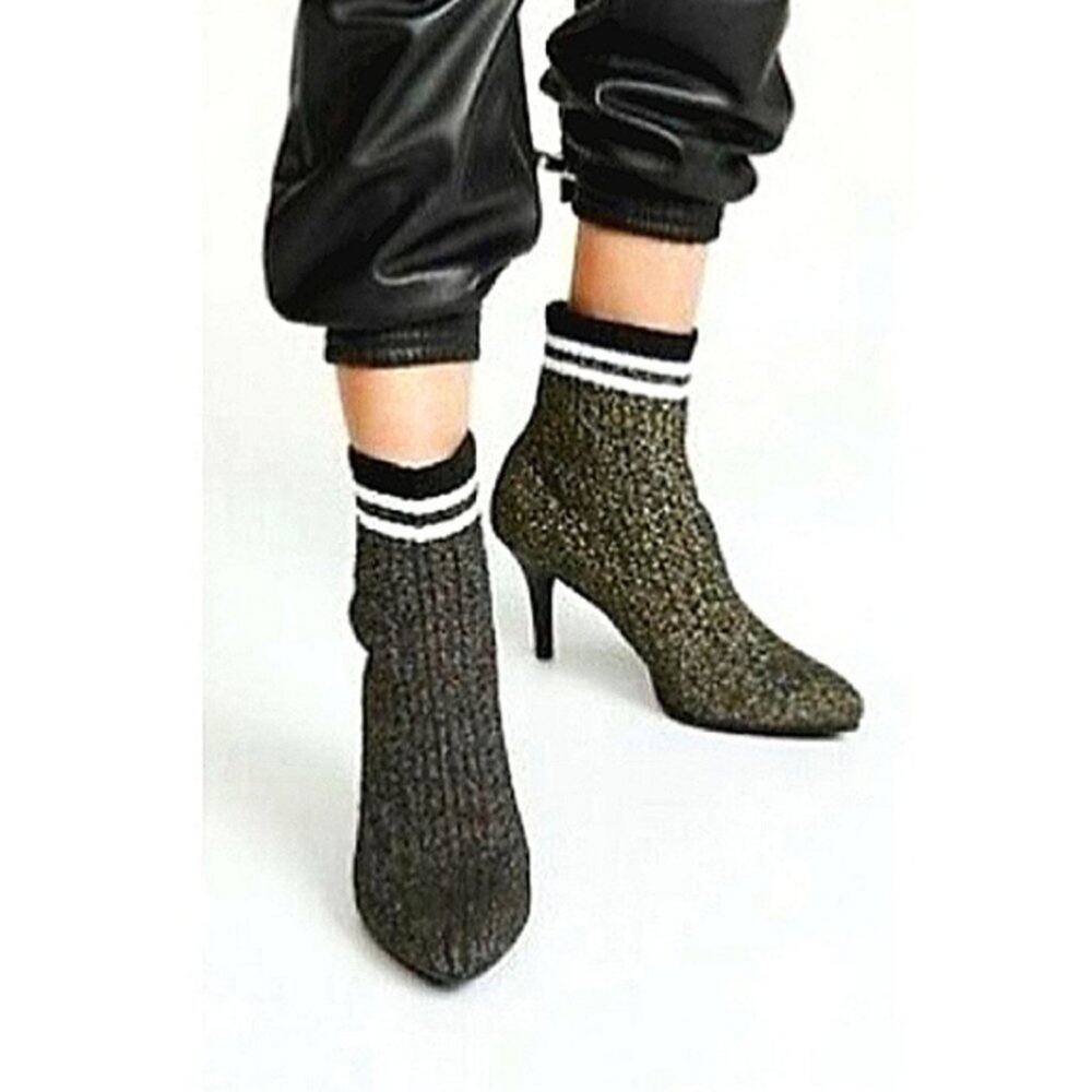 Stuart Weitzman Waverly Sock Booties Gold Ribbed Slip-On Pointed Toe Size 10